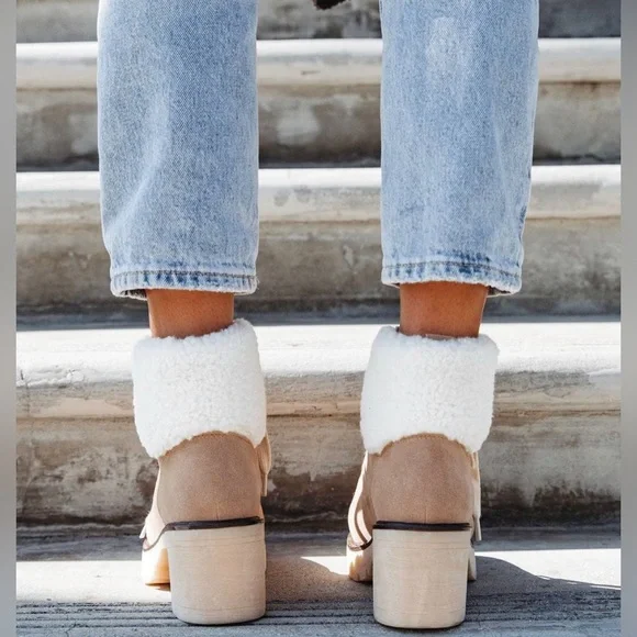NIB Oasis Society Beige Lace Up Sherpa Vegan Suede Chunky Heeled Boots Booties - Picture 7 of 8
